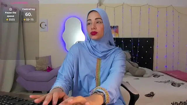 ShanaJamil online show from 30, 4, 2026