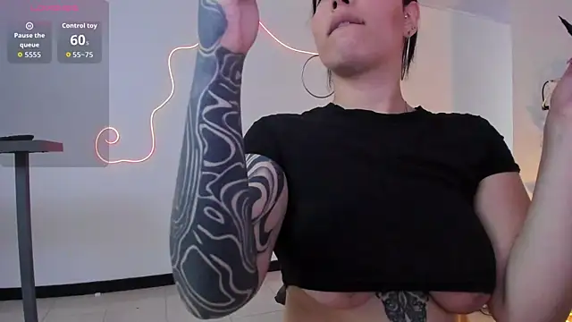 Snapshot of nicoblake chatting on 3, 10, 2025 nicoblake online show from 3, 10, 2025