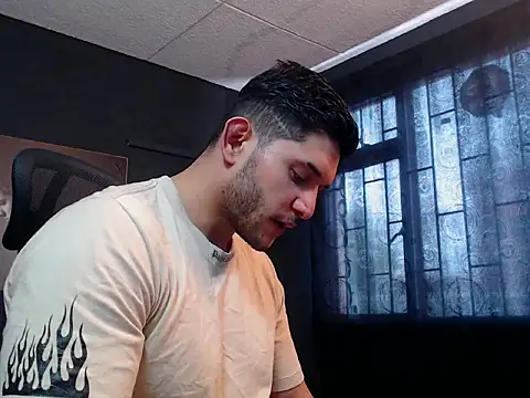 Snapshot of RichardMilleer chatting on 27, 10, 2025 RichardMilleer online show from 27, 10, 2025