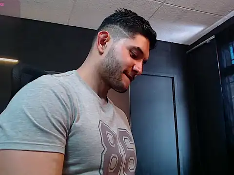 Snapshot of RichardMilleer chatting on 7, 11, 2025 RichardMilleer online show from 7, 11, 2025