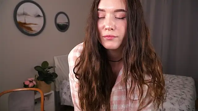 Snapshot of AlinaOrf chatting on 17, 9, 2025 AlinaOrf online show from 17, 9, 2025