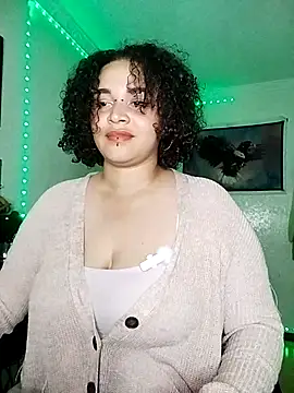 Snapshot of Julie_wallace chatting on 8, 4, 2026 Julie wallace online show from 8, 4, 2026