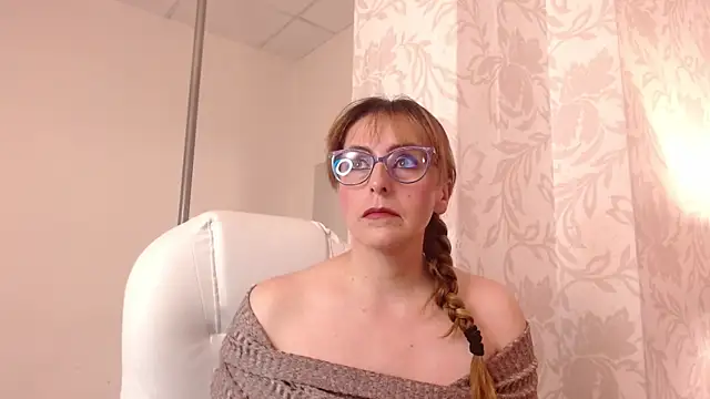 Snapshot of Ava_Raye chatting on 18, 9, 2025 Ava Raye online show from 18, 9, 2025