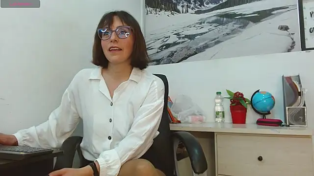 Snapshot of Ava_Raye chatting on 4, 3, 2026 Ava Raye online show from 4, 3, 2026