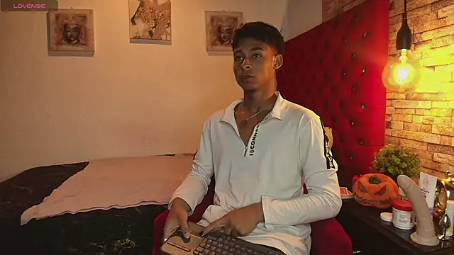 Snapshot of CoffeNaughty_nom chatting on 16, 10, 2025 CoffeNaughty nom online show from 16, 10, 2025