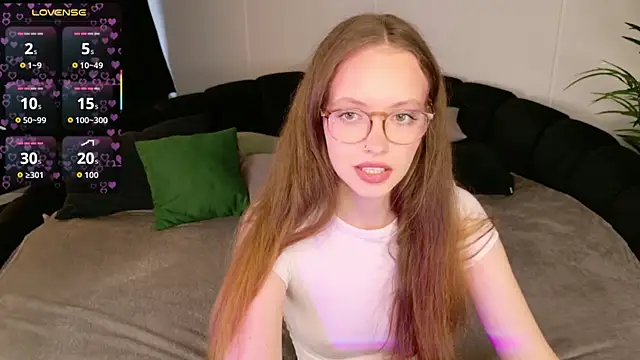 Snapshot of SallyPinkman chatting on 10, 10, 2025 SallyPinkman online show from 10, 10, 2025