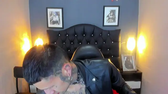Snapshot of HellBoyInk chatting on 18, 9, 2025 HellBoyInk online show from 18, 9, 2025