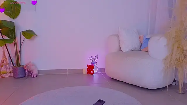 Snapshot of violetssweet chatting on 3, 10, 2025 violetssweet online show from 3, 10, 2025