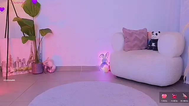 Snapshot of violetssweet chatting on 24, 10, 2025 violetssweet online show from 24, 10, 2025