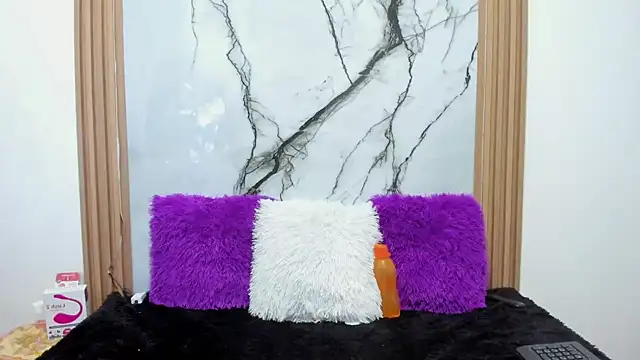 Bonnie tucci1 online show from 2, 10, 2025