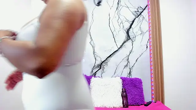 Bonnie tucci1 online show from 27, 10, 2025