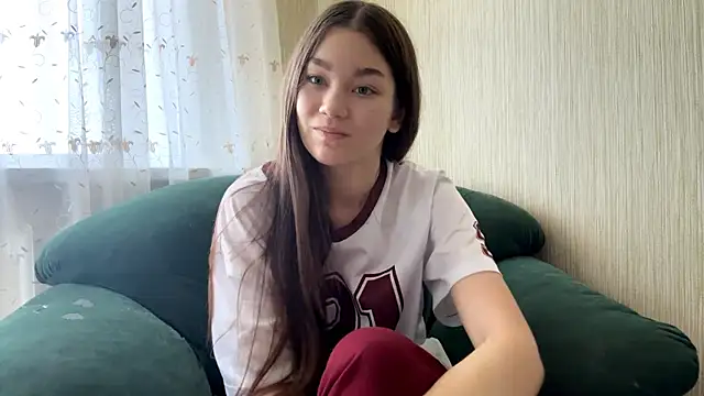 Snapshot of Cuteviola chatting on 21, 10, 2025 Cuteviola online show from 21, 10, 2025