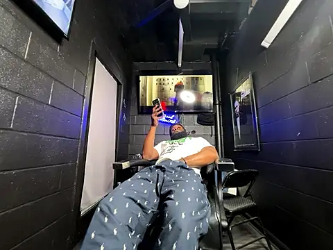 nymphoandthebeast69 online show from 10, 2, 2026