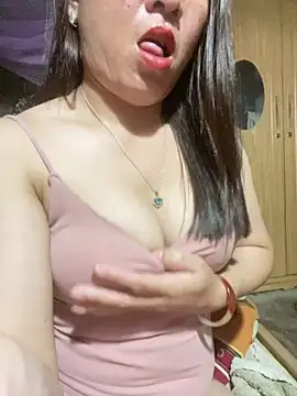 Snapshot of Luna-ass chatting on 8, 11, 2025 Luna-ass online show from 8, 11, 2025