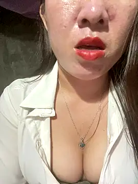 Snapshot of Luna-ass chatting on 11, 11, 2025 Luna-ass online show from 11, 11, 2025