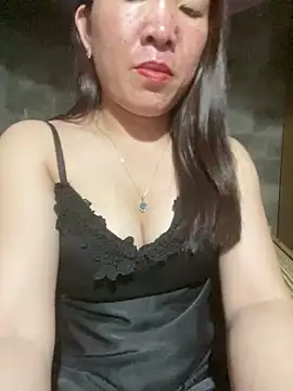 Snapshot of Luna-ass chatting on 17, 11, 2025 Luna-ass online show from 17, 11, 2025