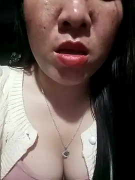 Snapshot of Luna-ass chatting on 22, 11, 2025 Luna-ass online show from 22, 11, 2025