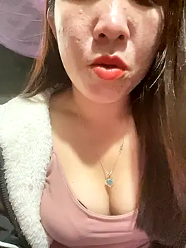 Snapshot of Luna-ass chatting on 23, 11, 2025 Luna-ass online show from 23, 11, 2025