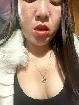 Snapshot of Luna-ass chatting on 2, 12, 2025 Luna-ass online show from 2, 12, 2025