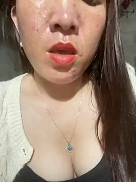 Snapshot of Luna-ass chatting on 5, 12, 2025 Luna-ass online show from 5, 12, 2025