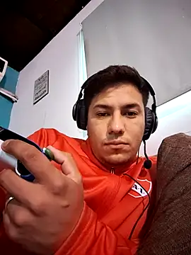 pareja076 online show from 23, 10, 2025