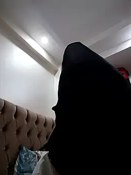 Snapshot of elif25 chatting on 8, 10, 2025 elif25 online show from 8, 10, 2025