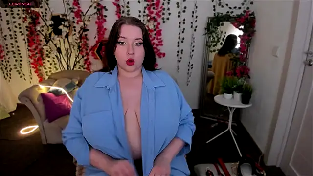 Snapshot of Selena_Muse chatting on 7, 10, 2025 Selena Muse online show from 7, 10, 2025