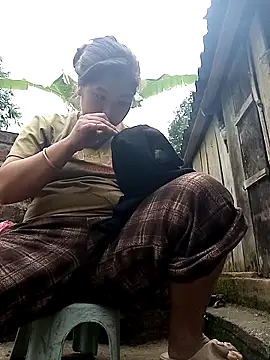 Luyen004 online show from 20, 4, 2026