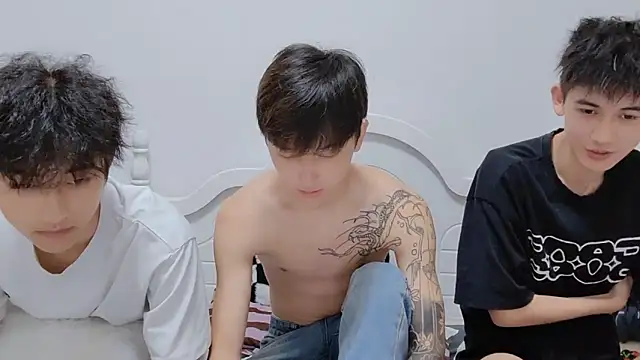 Snapshot of xiaoyi2563 chatting on 10, 10, 2025 xiaoyi2563 online show from 10, 10, 2025