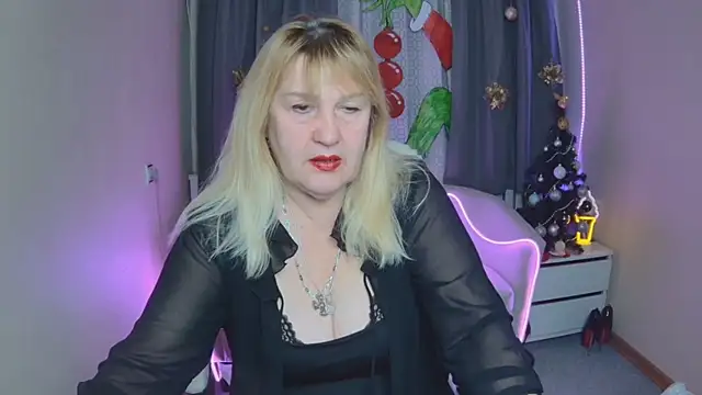 EmmaEllison online show from 15, 12, 2025