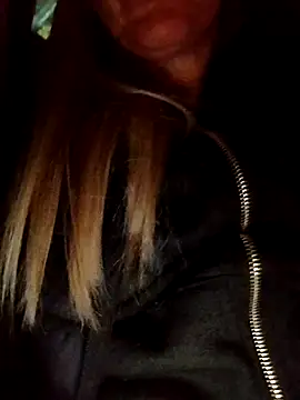 Snapshot of Madamx14 chatting on 8, 10, 2025 Madamx14 online show from 8, 10, 2025