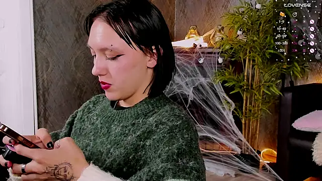 Snapshot of AdeliceLenoir chatting on 19, 10, 2025 AdeliceLenoir online show from 19, 10, 2025