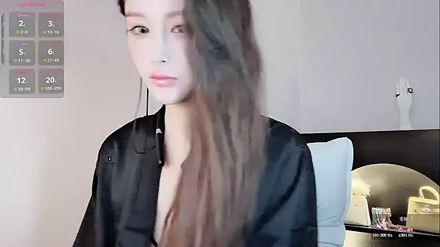 Snapshot of QiaoHui chatting on 7, 11, 2025 QiaoHui online show from 7, 11, 2025