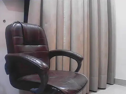 Snapshot of short_girl_ chatting on 25, 9, 2025 short girl online show from 25, 9, 2025