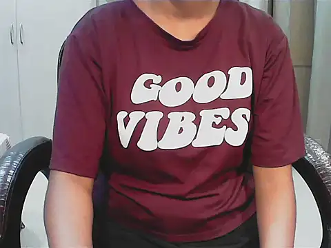 Snapshot of short_girl_ chatting on 29, 9, 2025 short girl online show from 29, 9, 2025