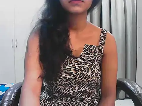 Snapshot of short_girl_ chatting on 1, 10, 2025 short girl online show from 1, 10, 2025