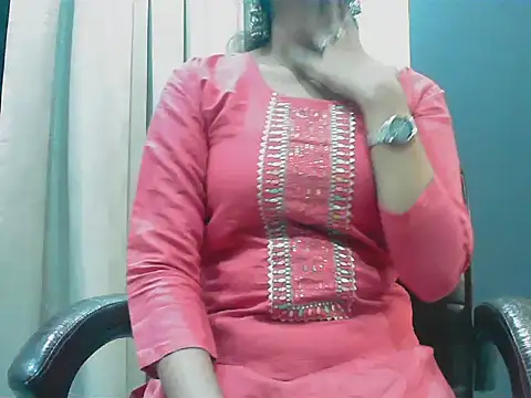 Snapshot of short_girl_ chatting on 10, 10, 2025 short girl online show from 10, 10, 2025