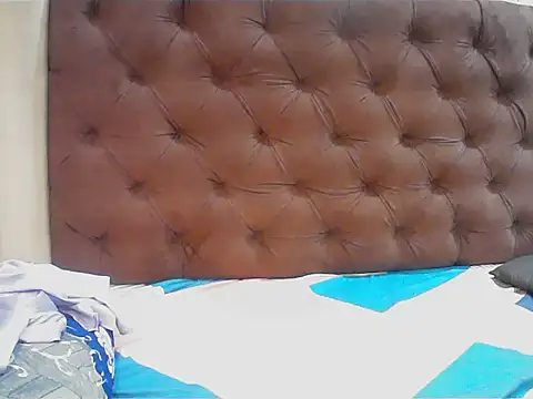 Snapshot of short_girl_ chatting on 15, 10, 2025 short girl online show from 15, 10, 2025