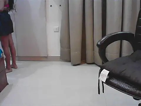 Snapshot of short_girl_ chatting on 16, 10, 2025 short girl online show from 16, 10, 2025