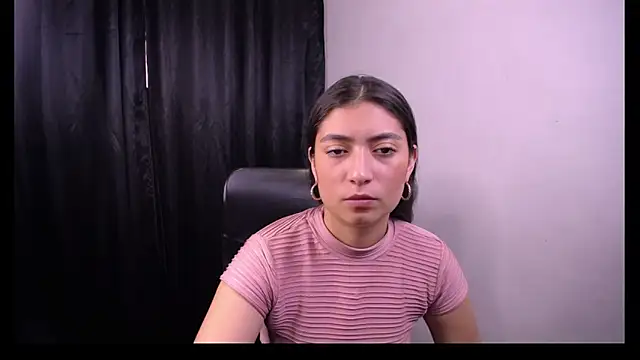 Snapshot of Lizzie_Collin chatting on 28, 10, 2025 Lizzie Collin online show from 28, 10, 2025