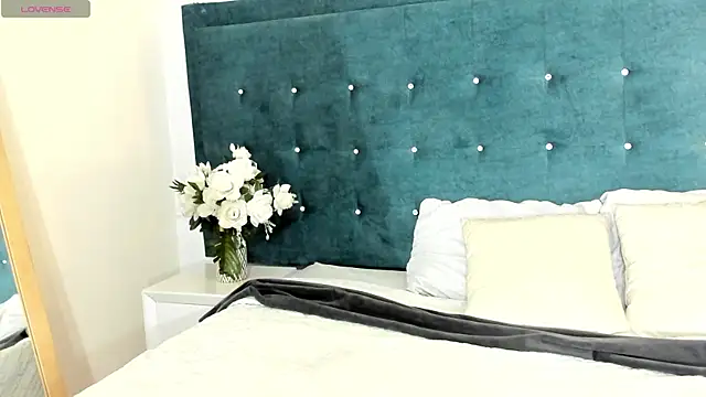 LiilyAdams online show from 10, 11, 2025