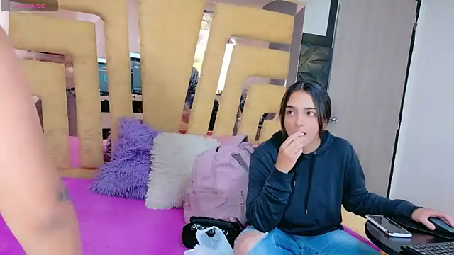 Snapshot of CailinANDrouse chatting on 31, 10, 2025 CailinANDrouse online show from 31, 10, 2025