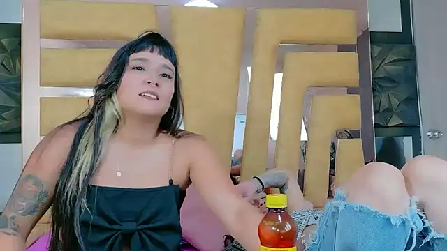 Snapshot of CailinANDrouse chatting on 3, 11, 2025 CailinANDrouse online show from 3, 11, 2025