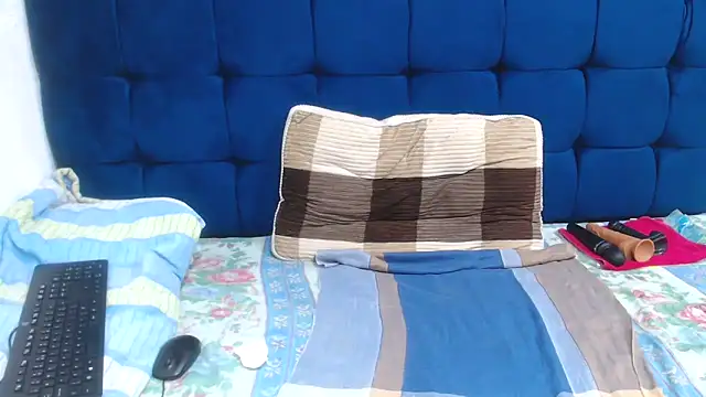 Snapshot of SexyBeverly_ chatting on 18, 10, 2025 SexyBeverly  online show from 18, 10, 2025