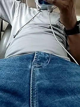 lickingspecilist online show from 8, 10, 2025