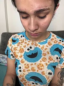 Isabella-Teen online show from 22, 12, 2025