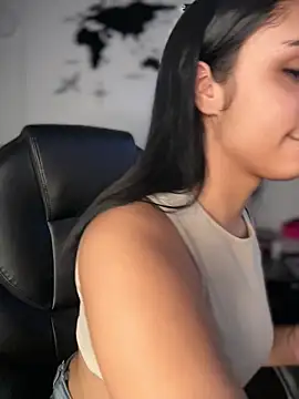Snapshot of Isabella-Teen chatting on 29, 4, 2026 Isabella-Teen online show from 29, 4, 2026