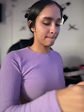 Snapshot of Isabella-Teen chatting on 3, 5, 2026 Isabella-Teen online show from 3, 5, 2026