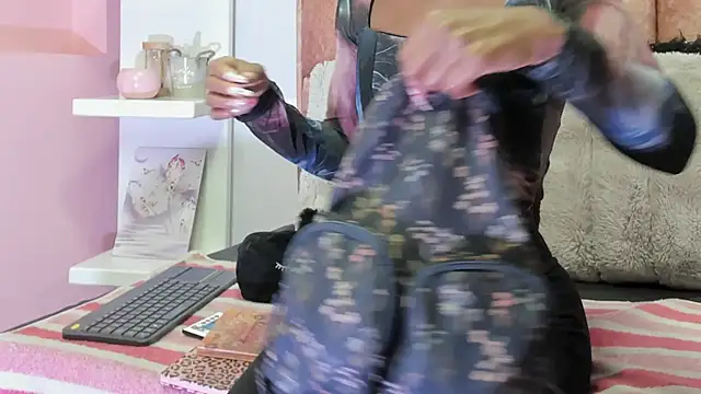 alix noa online show from 4, 10, 2025