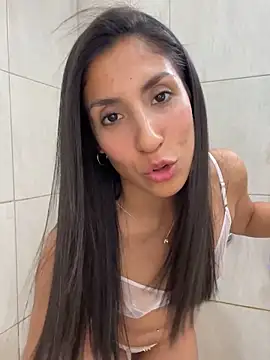 Snapshot of MaddyX__ chatting on 2, 10, 2025 MaddyX   online show from 2, 10, 2025